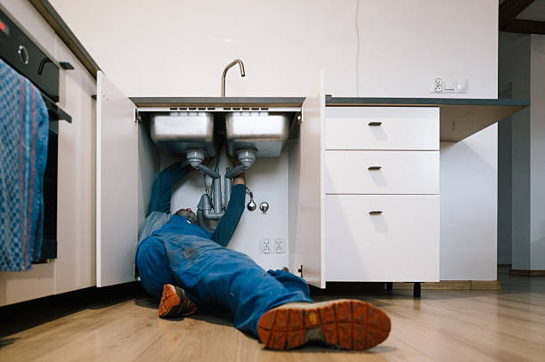 Professional Leak Detection technician working in Maysville, OK